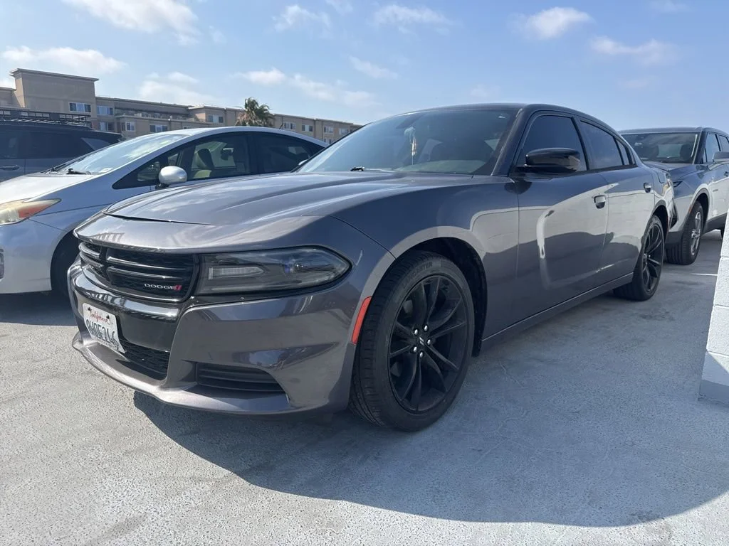 2018 Dodge Charger SXT's photo