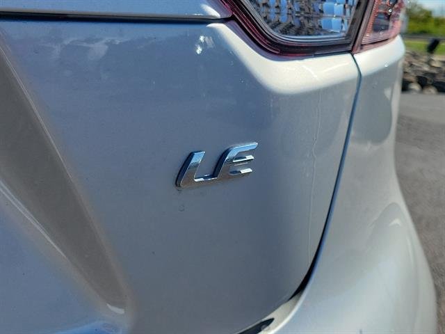 Certified Used 2022 CLASSIC SILVER METALLIC Toyota  image 11