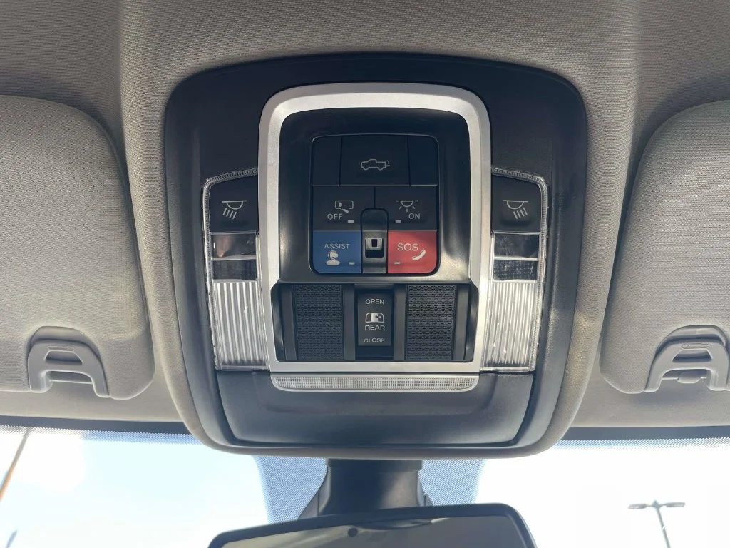 Used 2023 White Ram Laramie image 28