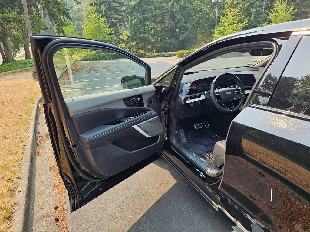 New 2026 Black Raven Cadillac Premium Luxury image 18