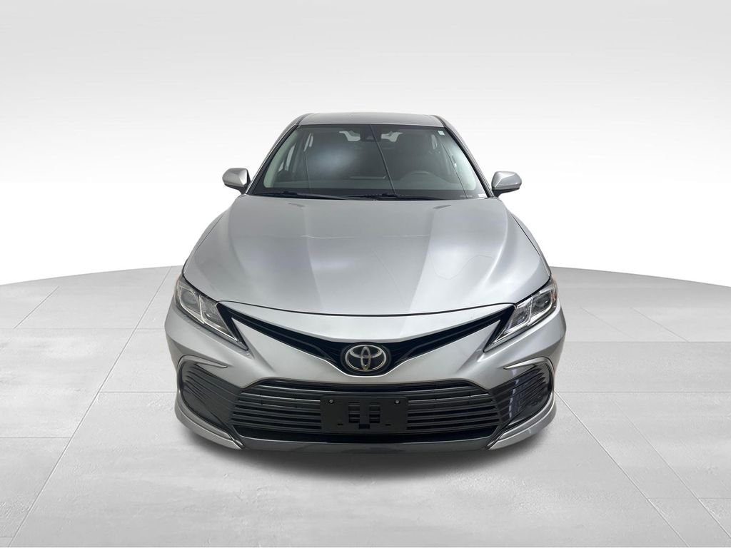 Used 2022 Silver Toyota LE image 8
