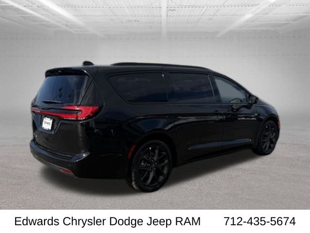 2026 Chrysler Pacifica Select - Photo 10