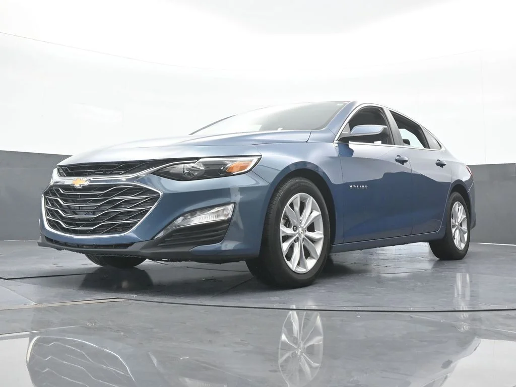 Used 2025 Lakeshore Blue Metallic Chevrolet LT image 52