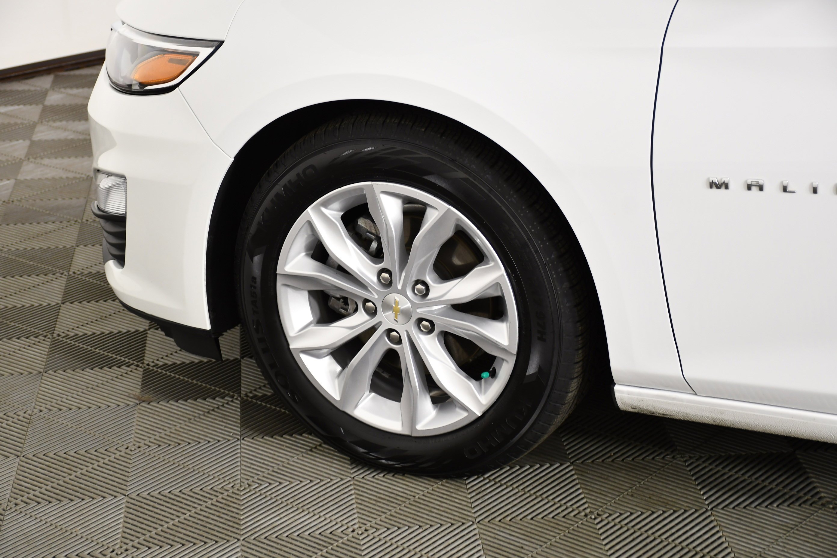 Used 2024 Summit White Chevrolet LT image 53