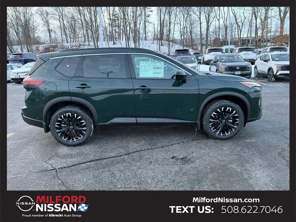Used 2026 Green Nissan Dark Armor image 3
