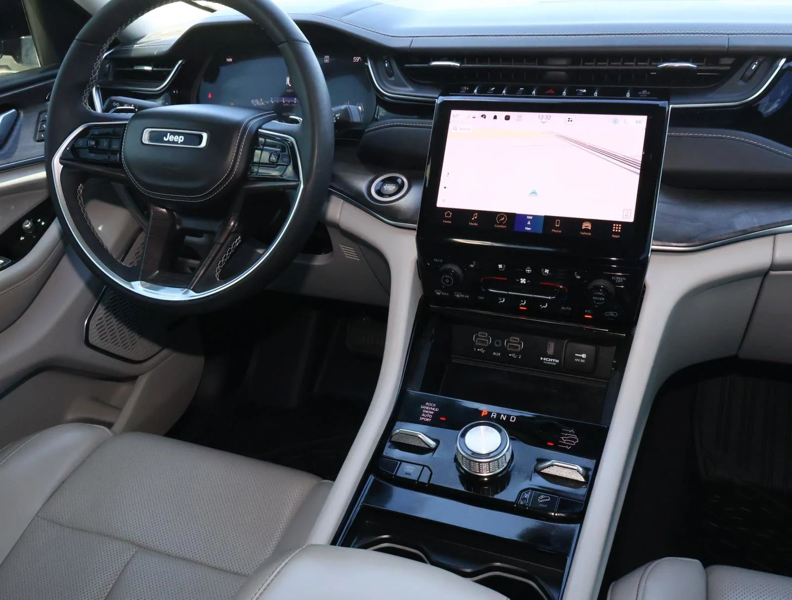 2023 Jeep Grand Cherokee Overland - Photo 10