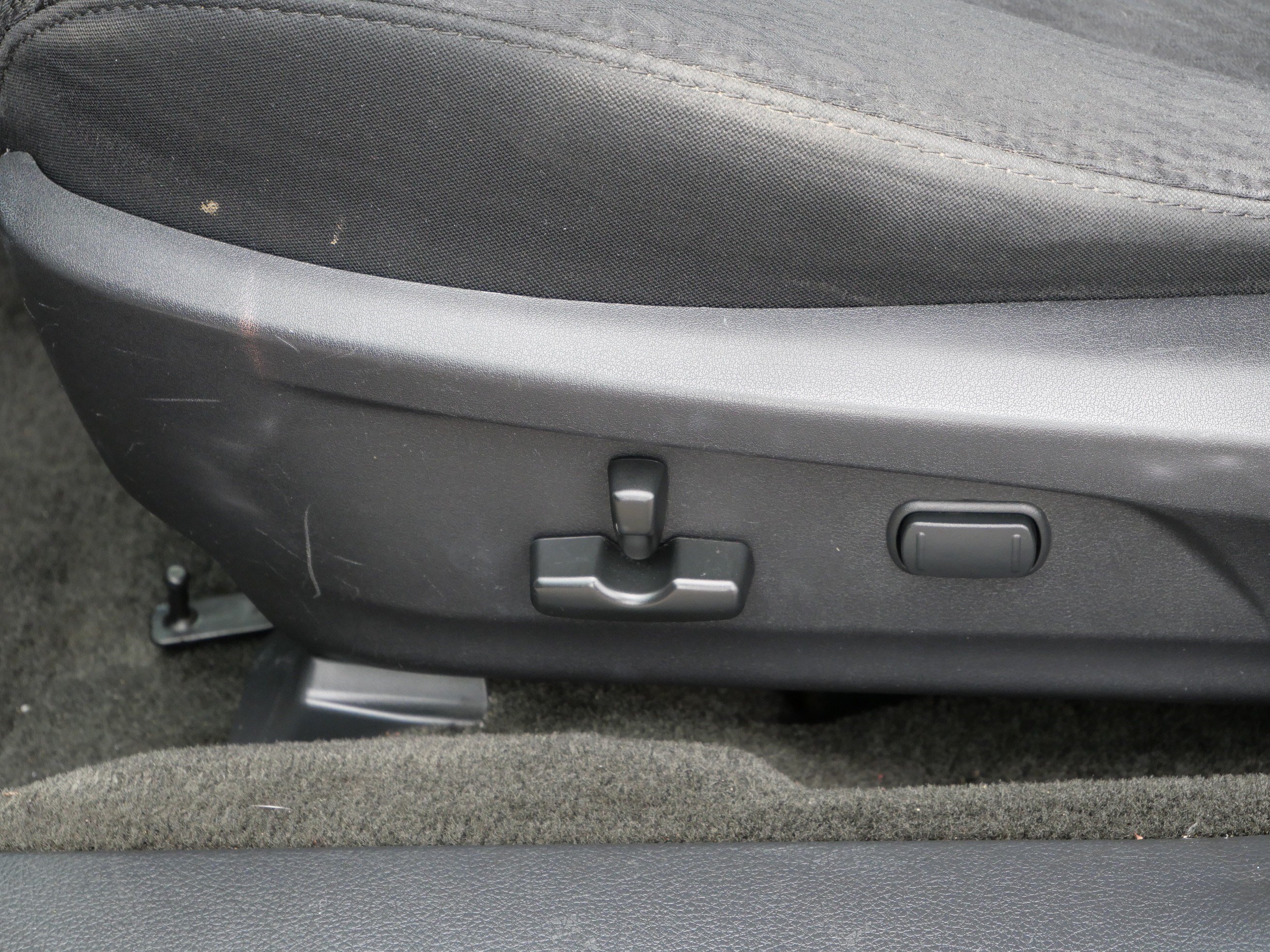 Used 2012 Ice Silver Metallic Subaru 2.5i Premium image 20