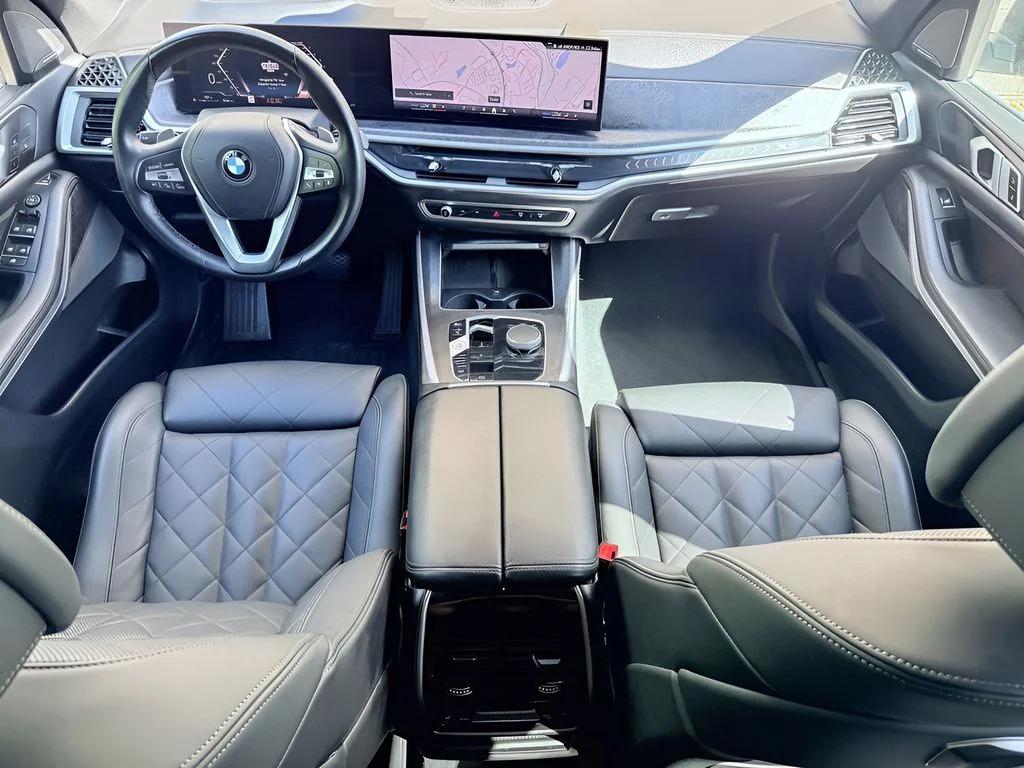 Used 2025 Gray BMW xDrive40i image 14