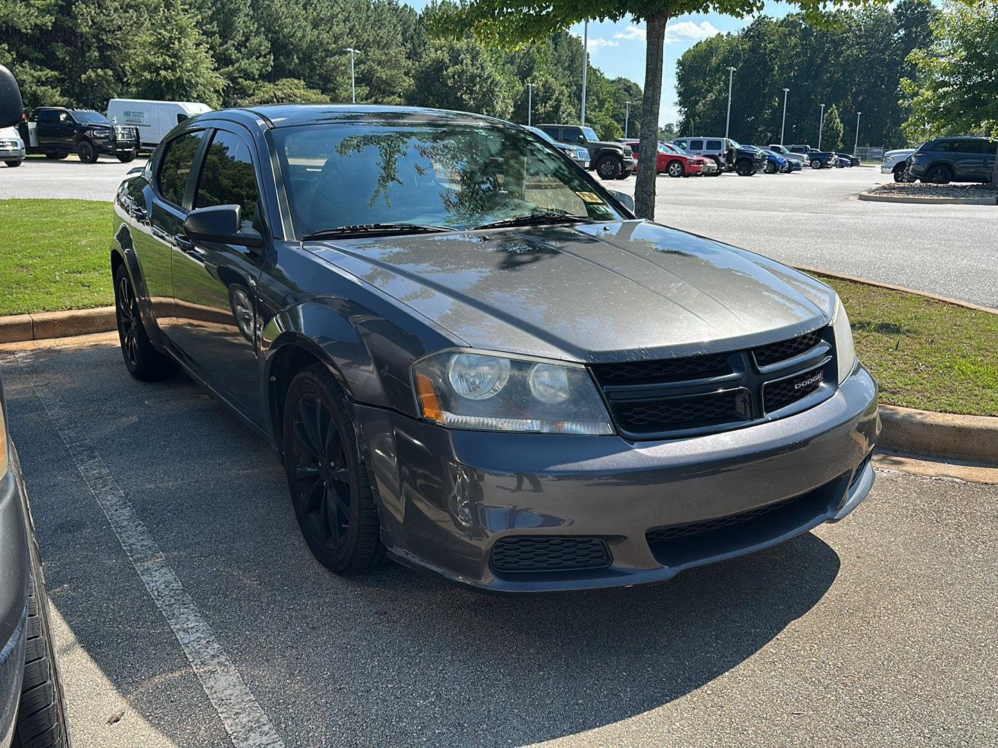 Used 2014 Granite Crystal Metallic Clearcoat Dodge SE image 1