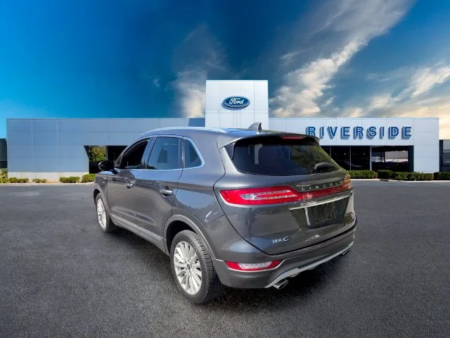Used 2019 Magnetic Gray Metallic Lincoln Standard image 5