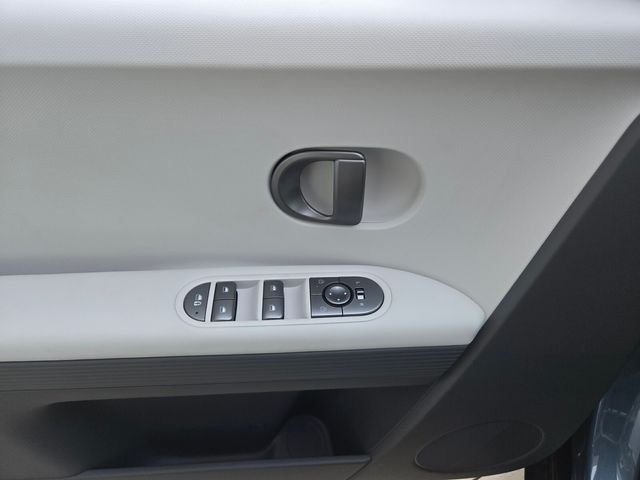 New 2026 Blue Hyundai SE image 9