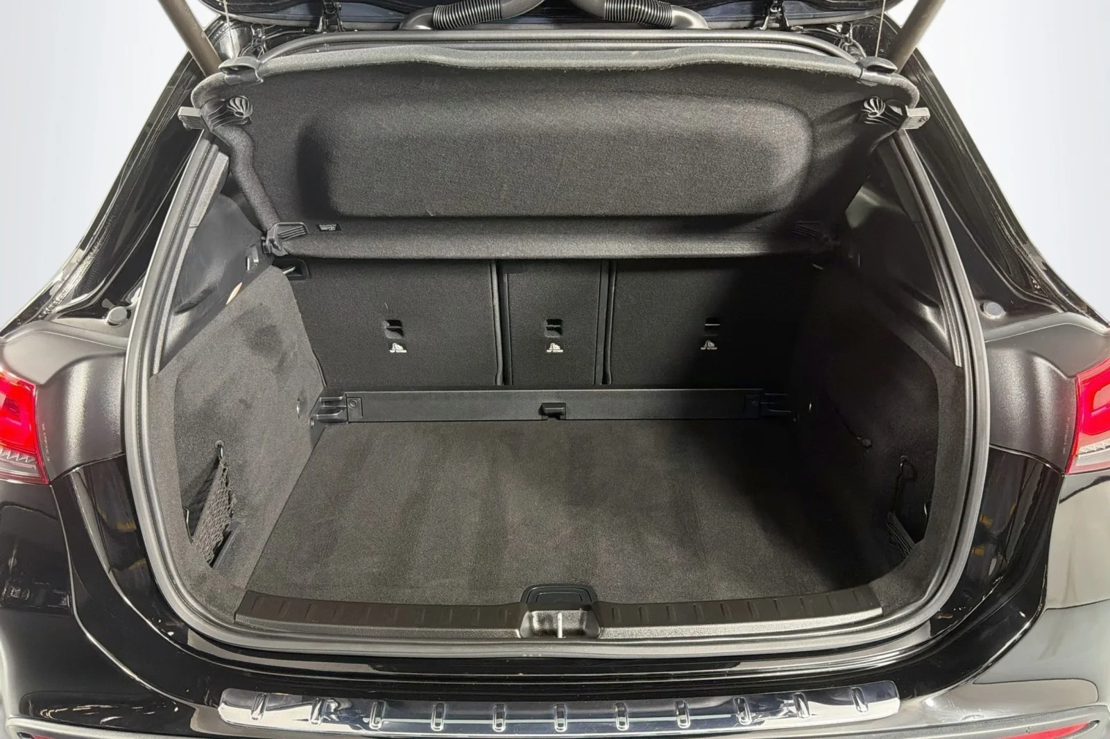 Used 2023 Night Black Mercedes-Benz 250 image 24