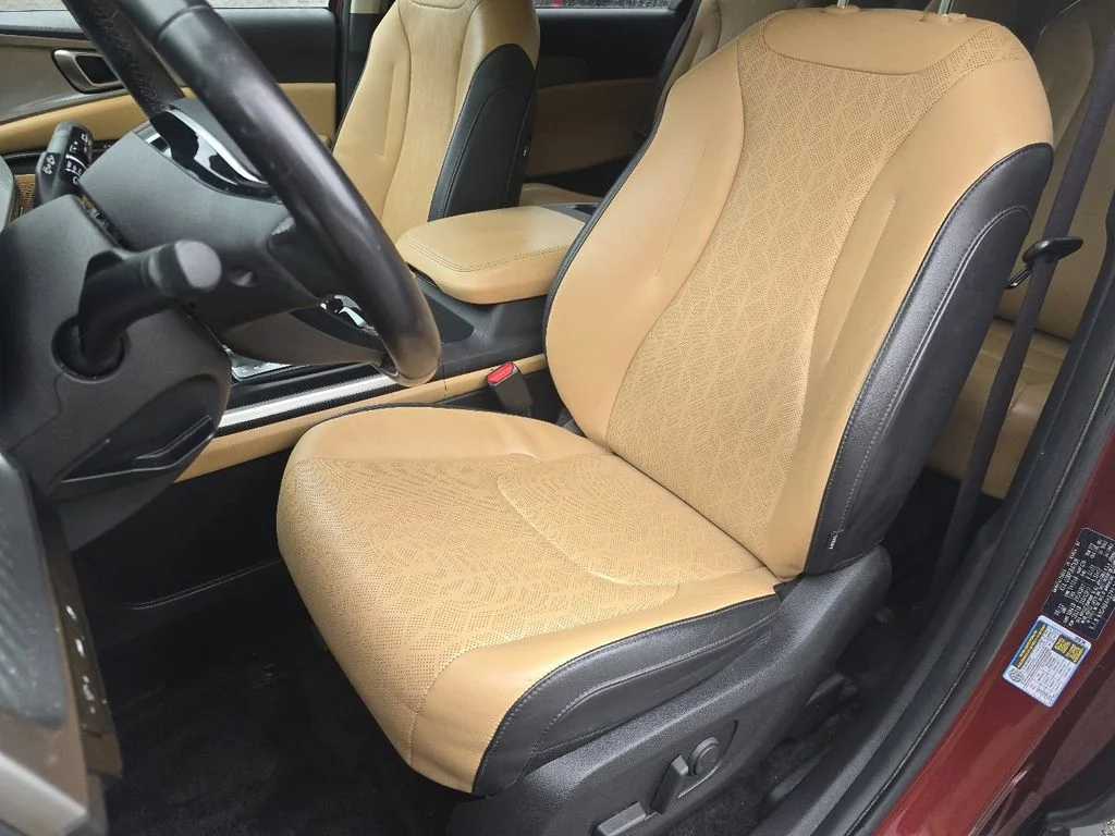 Used 2023 Red Kia LX Seat Package image 17