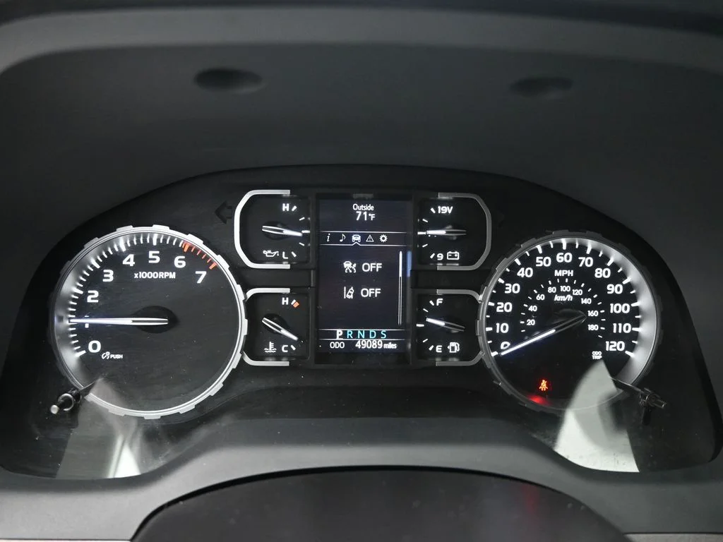 Used 2021 White Toyota SR5 image 20