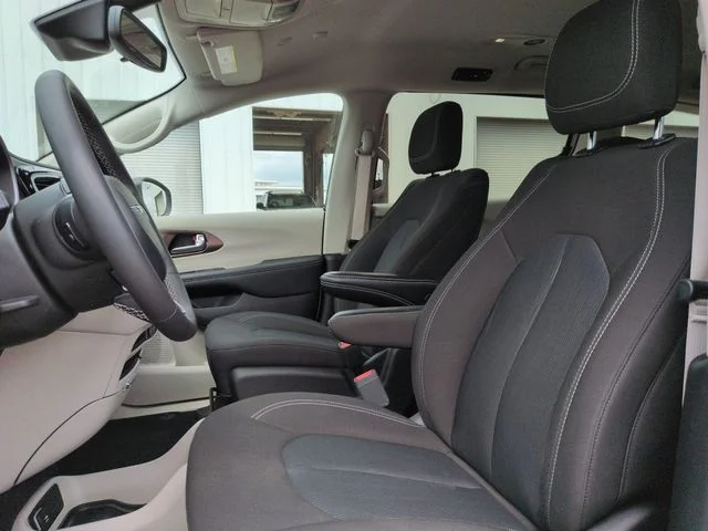 Used 2024 White Chrysler LX image 12