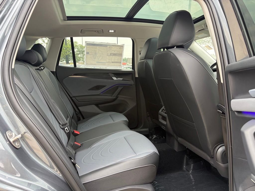 New 2026 Platinum Gray Metallic Volkswagen 2.0T SE image 15