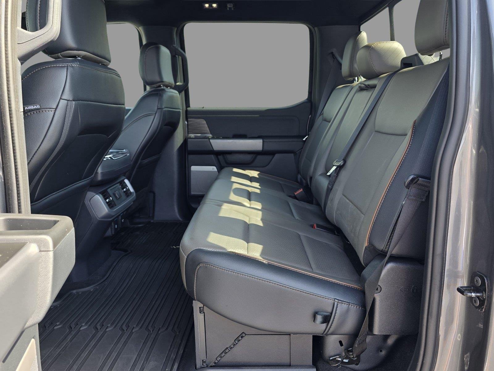 Used 2025 Carbonized Gray Ford LARIAT image 28