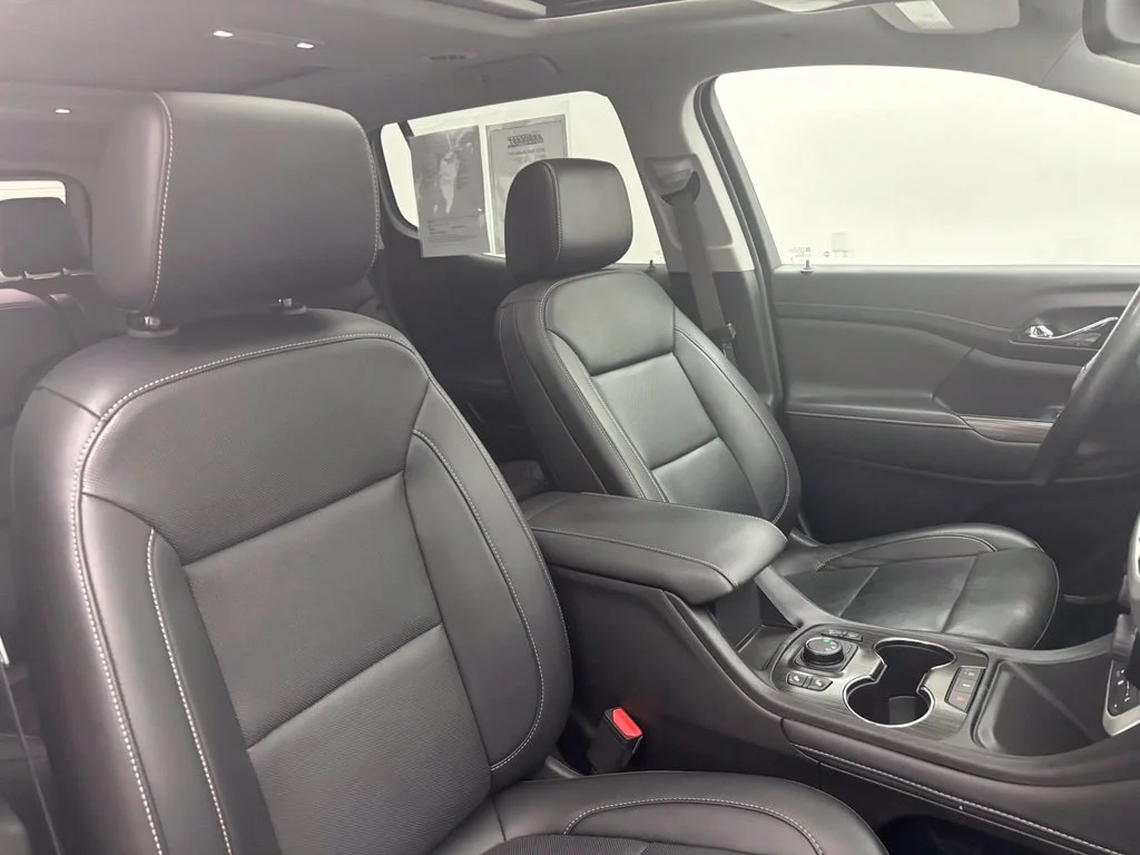 Used 2023 Silver GMC SLT image 34
