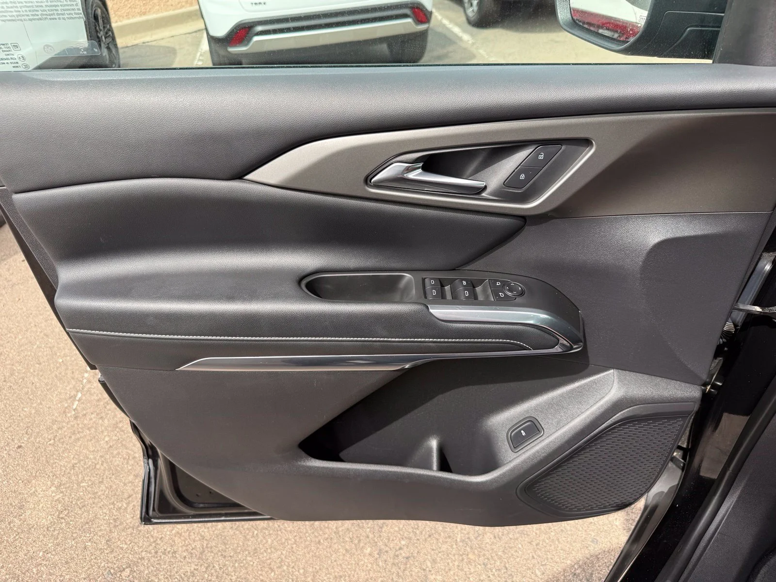 2025 Chevrolet Traverse LT - Photo 11