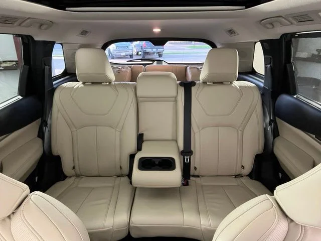 Used 2023 Red INFINITI LUXE image 33