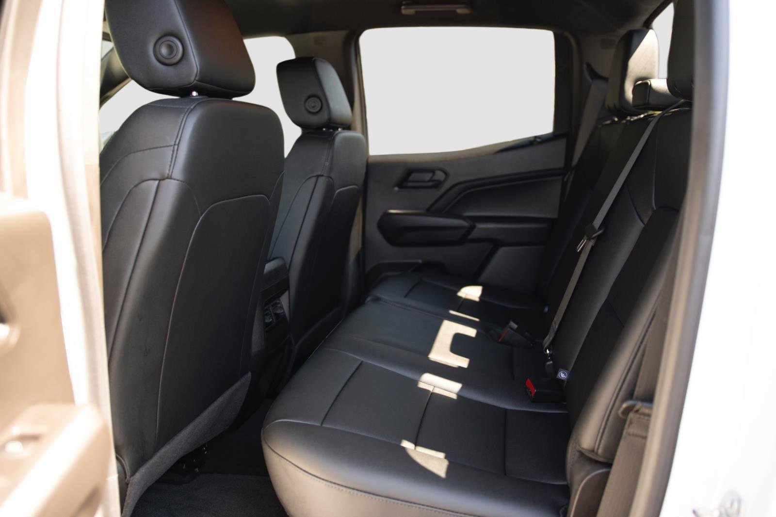 New 2025 Summit White Chevrolet Trail Boss image 22