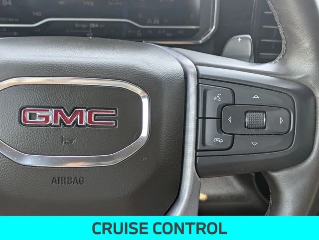 Used 2023 White GMC SLT image 21