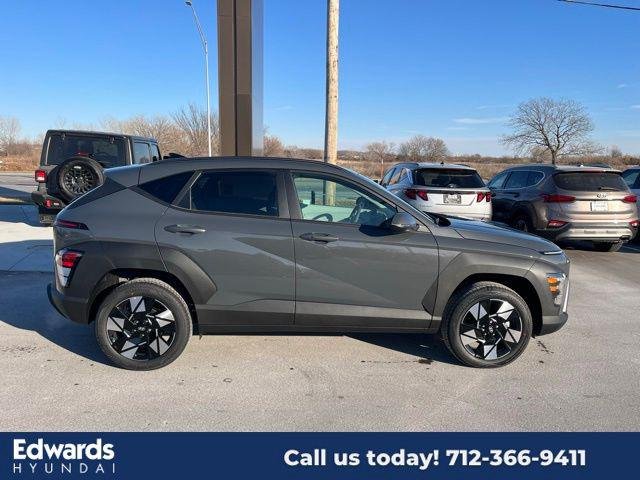 New 2025 Gray Hyundai SEL Convenience AWD image 4