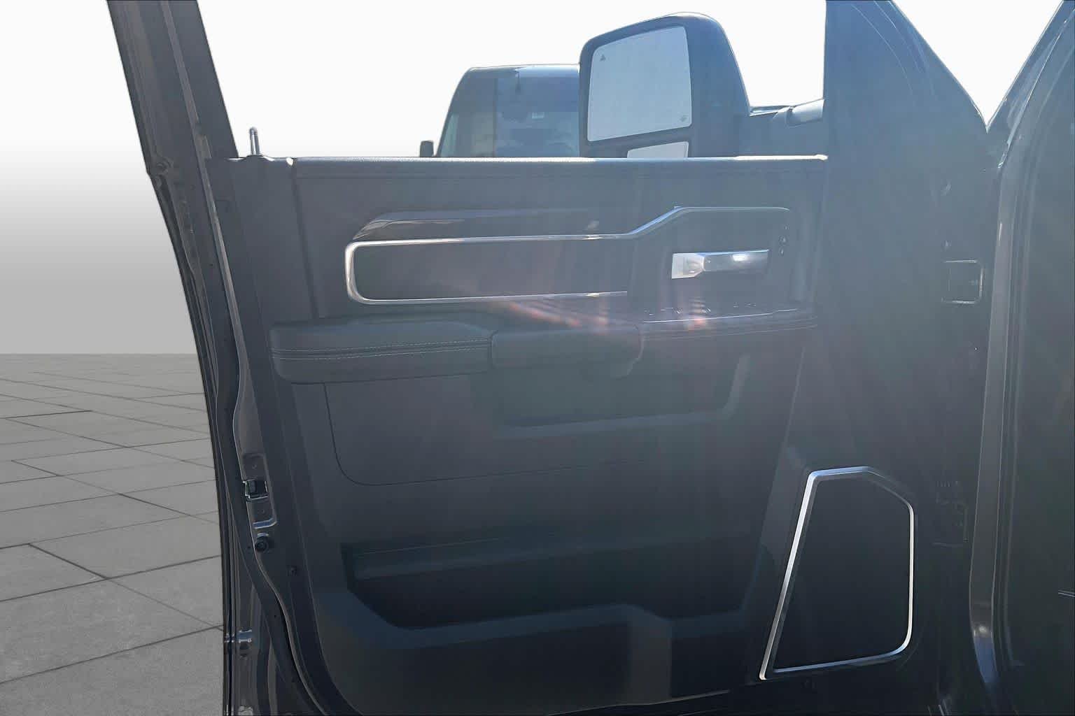 Used 2023 Granite Crystal Metallic Clearcoat Ram Laramie image 22