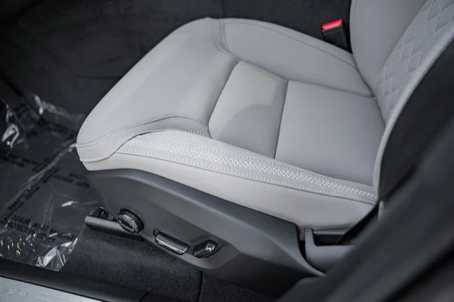 New 2026 Crystal White Volvo Plus image 32