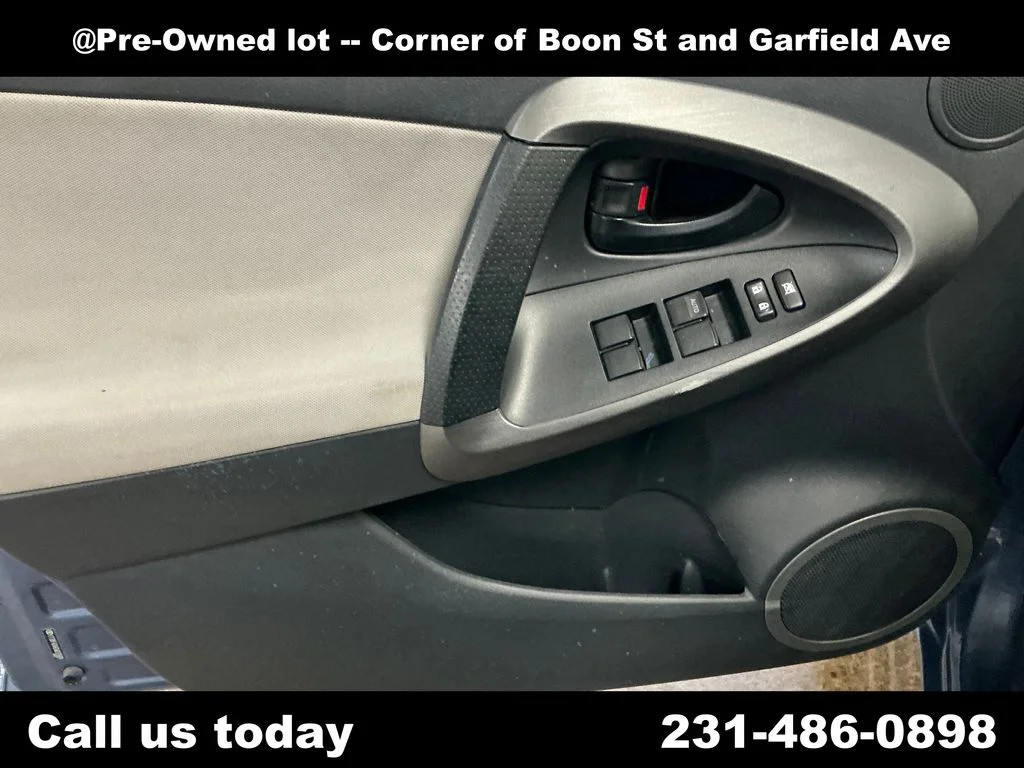 Used 2012 Blue Toyota Base image 15