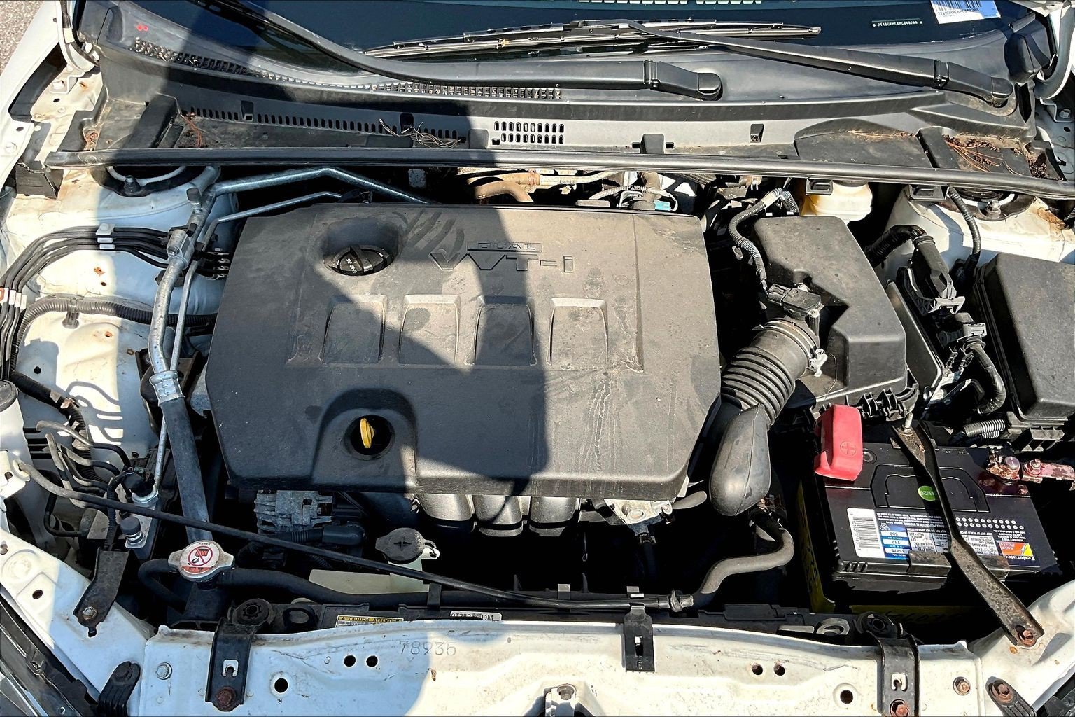 Used 2017 White Toyota LE image 27