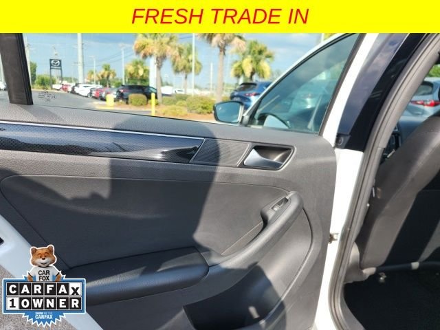 Used 2018 White Volkswagen 1.8T SE Sport image 15