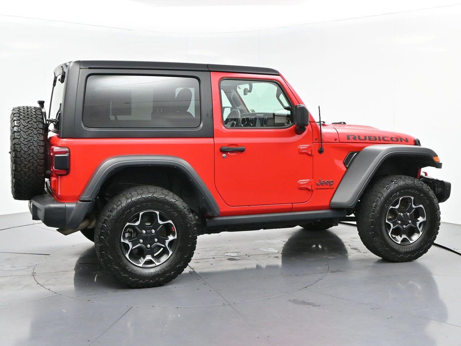 Used 2023 Firecracker Red Clearcoat Jeep Rubicon image 8