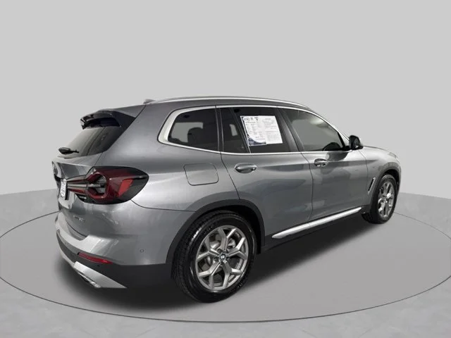 Used 2024 Gray BMW xDrive30i image 17