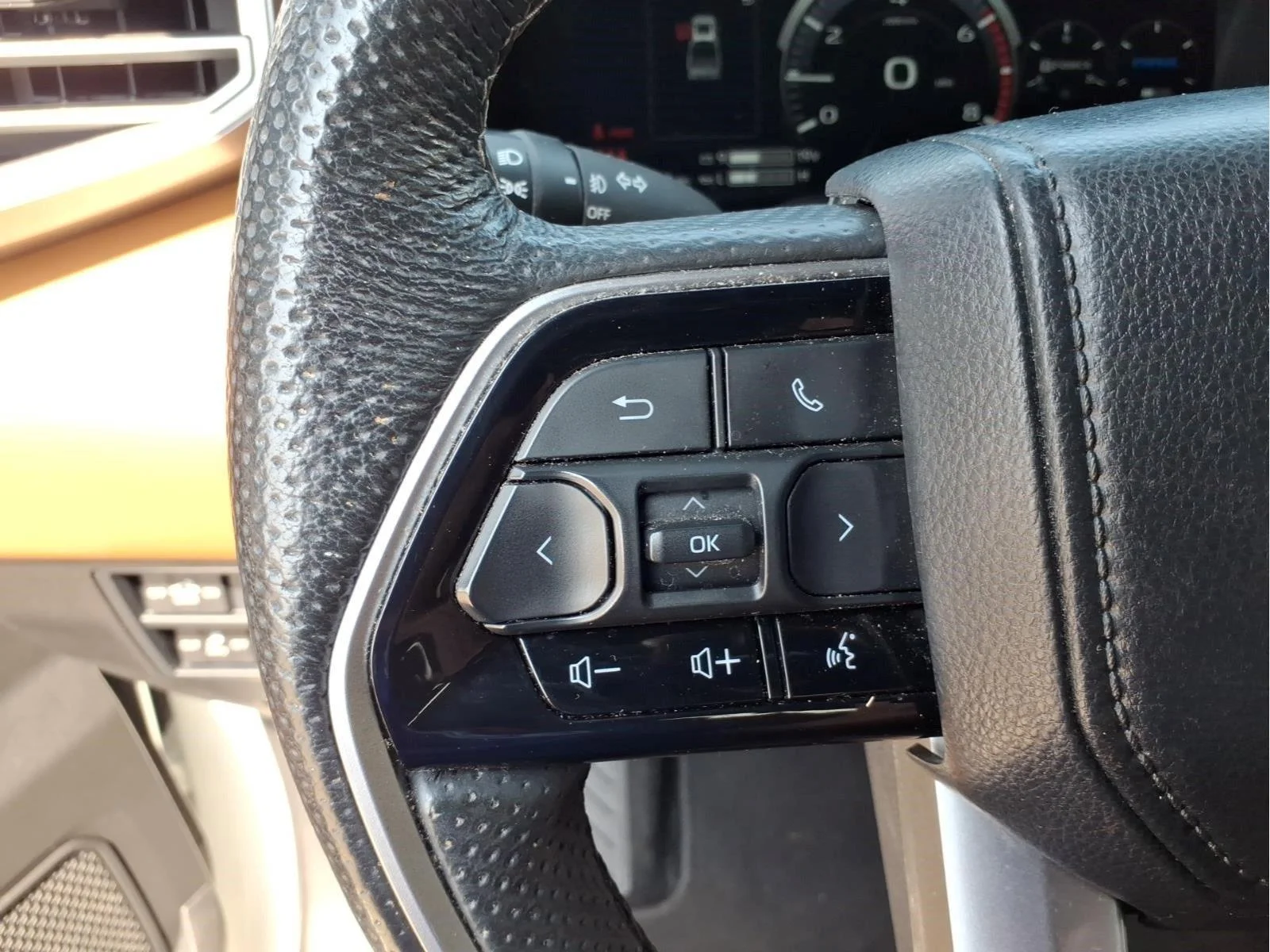 Used 2024 Wind Chill Pearl Toyota 1794 Edition HV image 19