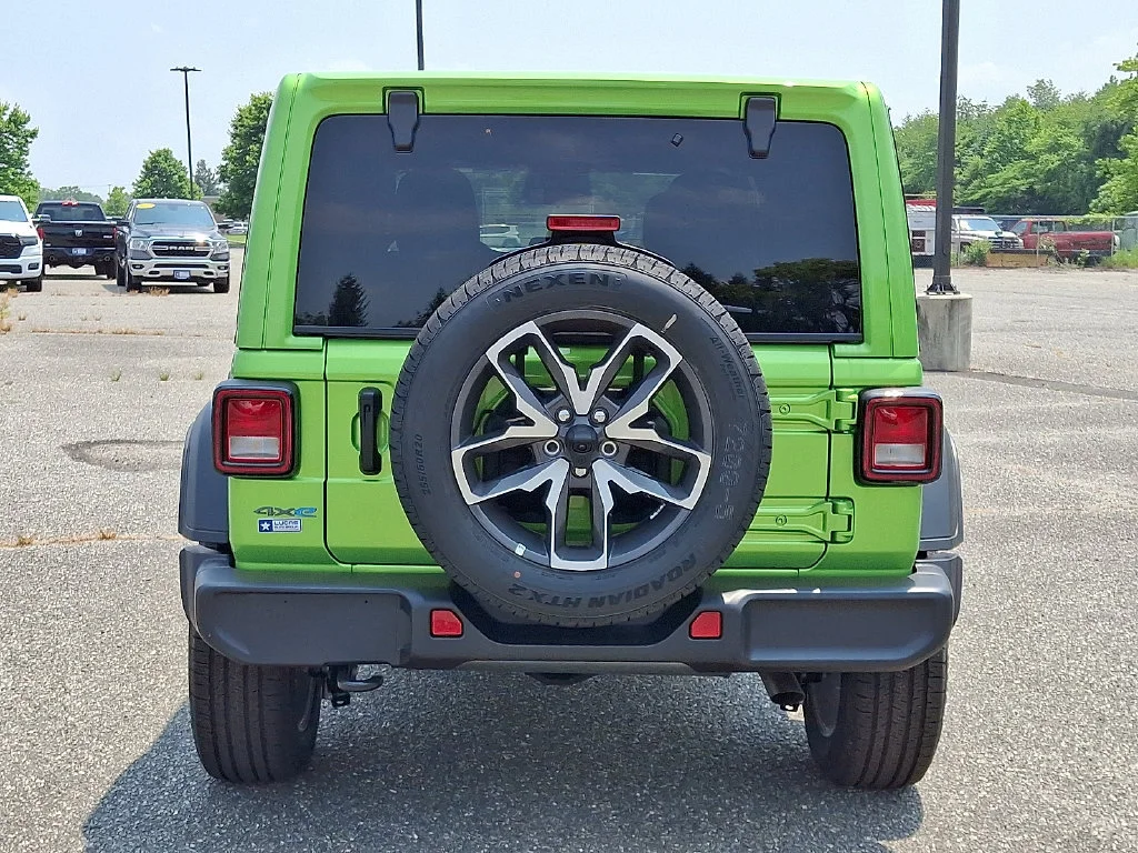 New 2025 Mojito Clear-Coat Exterior Paint Jeep Sport S image 7