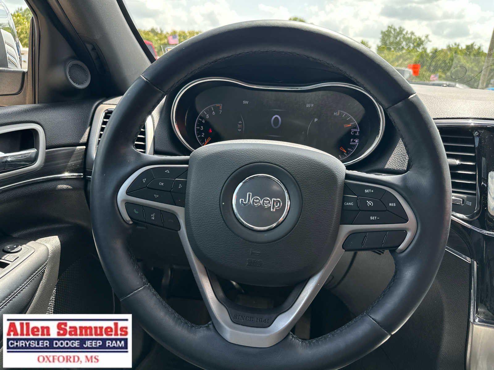 Used 2022 Bright White Clearcoat Jeep Limited image 21
