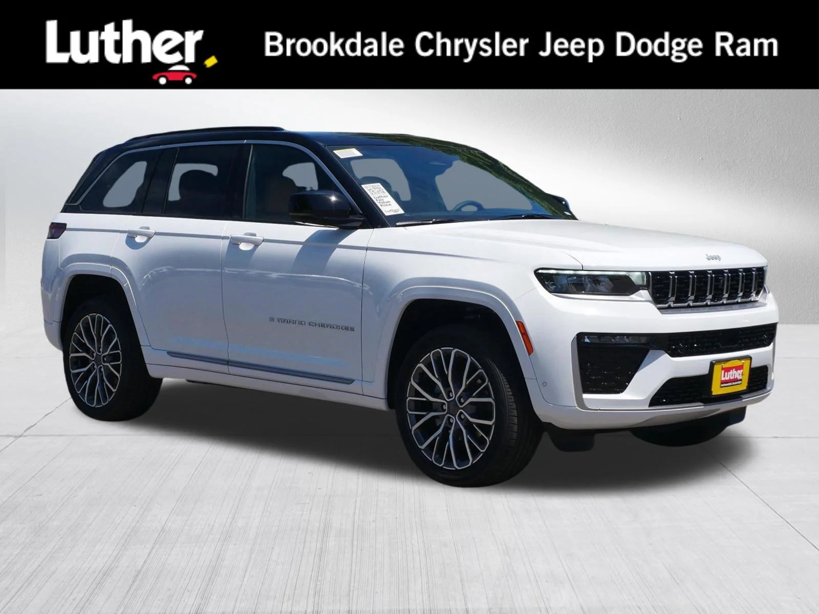 2026 Jeep Grand Cherokee Summit 4x4's photo