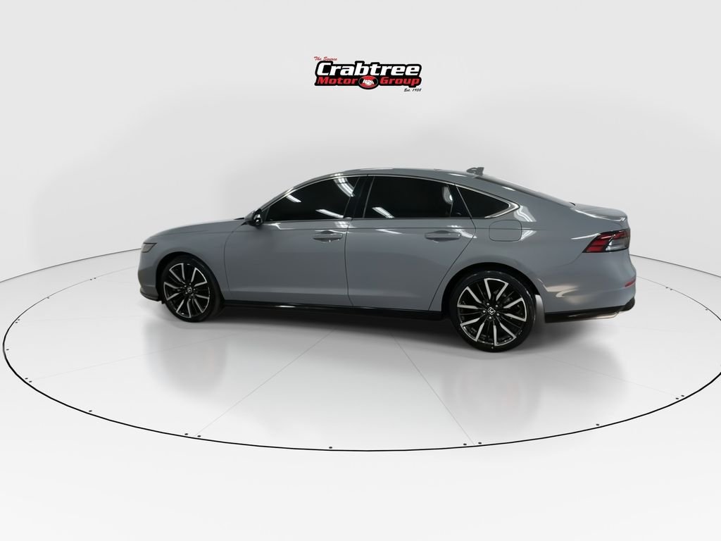 Used 2025  Honda Touring image 5