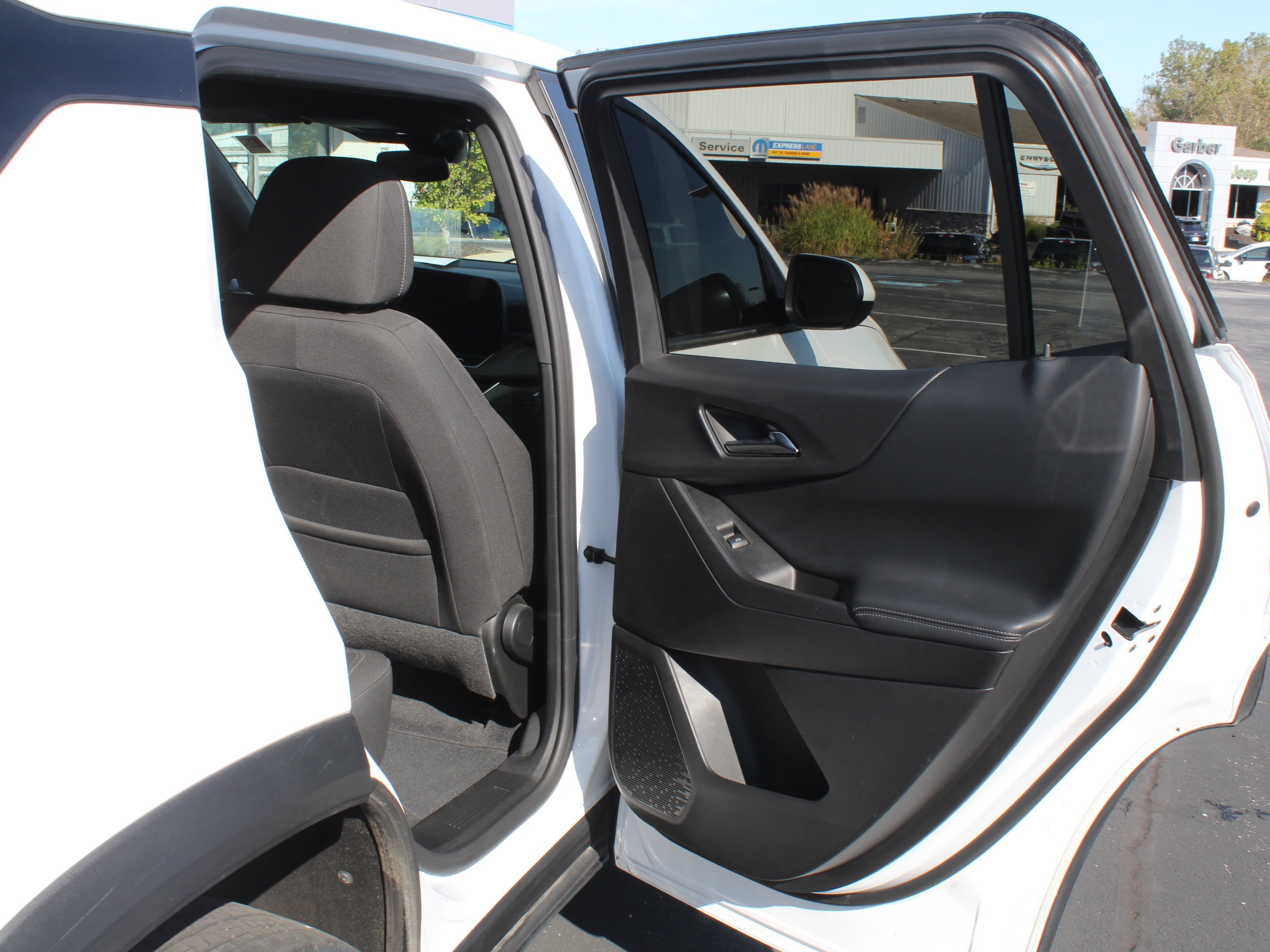 2025 Chevrolet Equinox LT - Photo 24