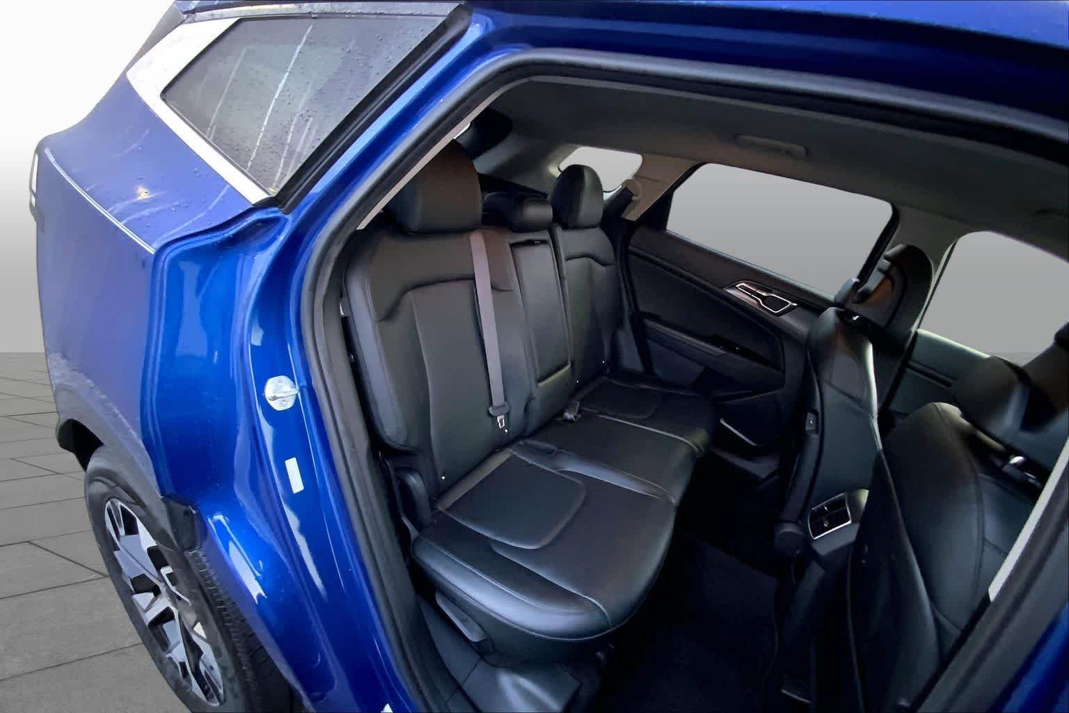 Used 2024 Sapphire Blue Kia EX image 17
