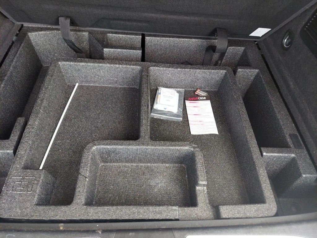 Used 2019 White Buick Essence image 37