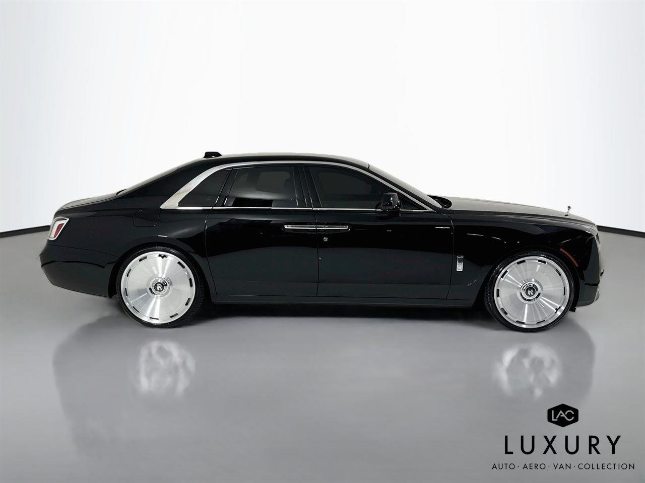 Used 2025 Black Diamond Rolls-Royce Starlight Headliner | 1 Owner & 3k miles! | 24