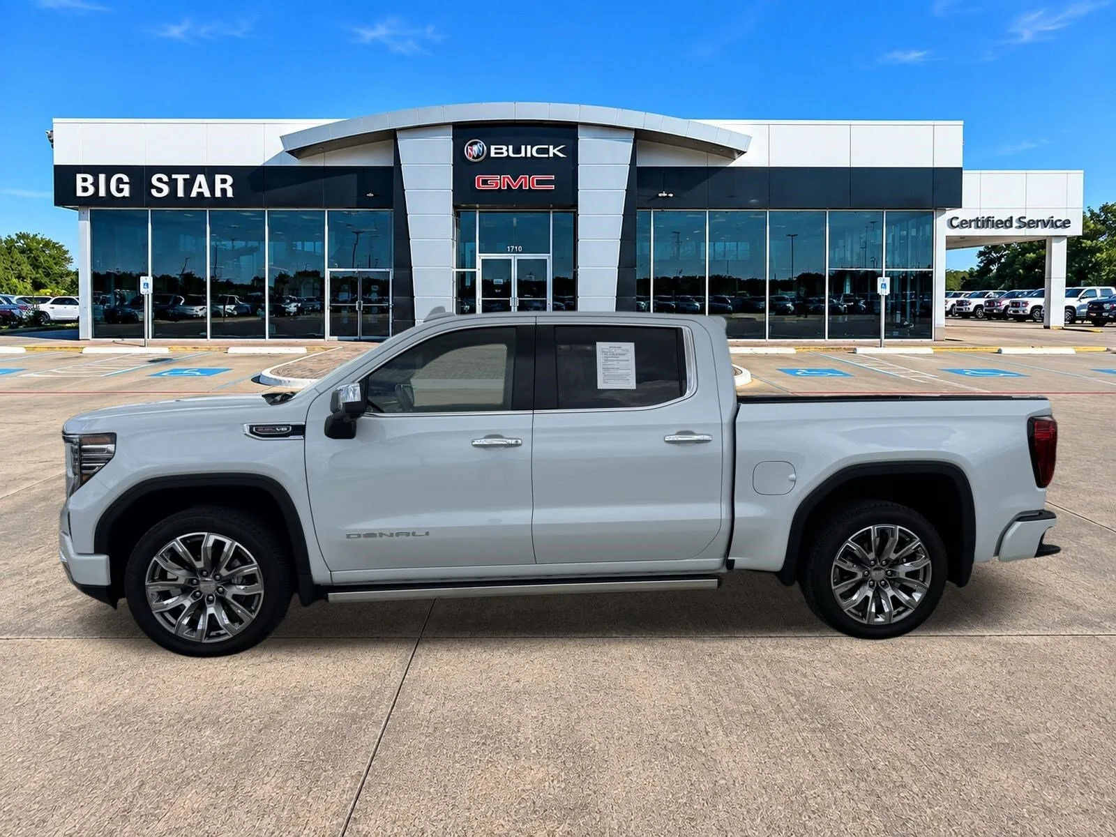 2026 GMC Sierra 1500 Denali - Photo 3