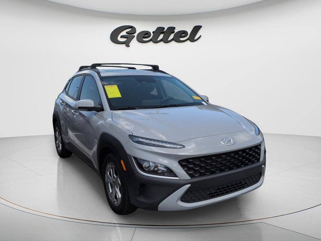 Used 2022 Silver Hyundai SEL image 2