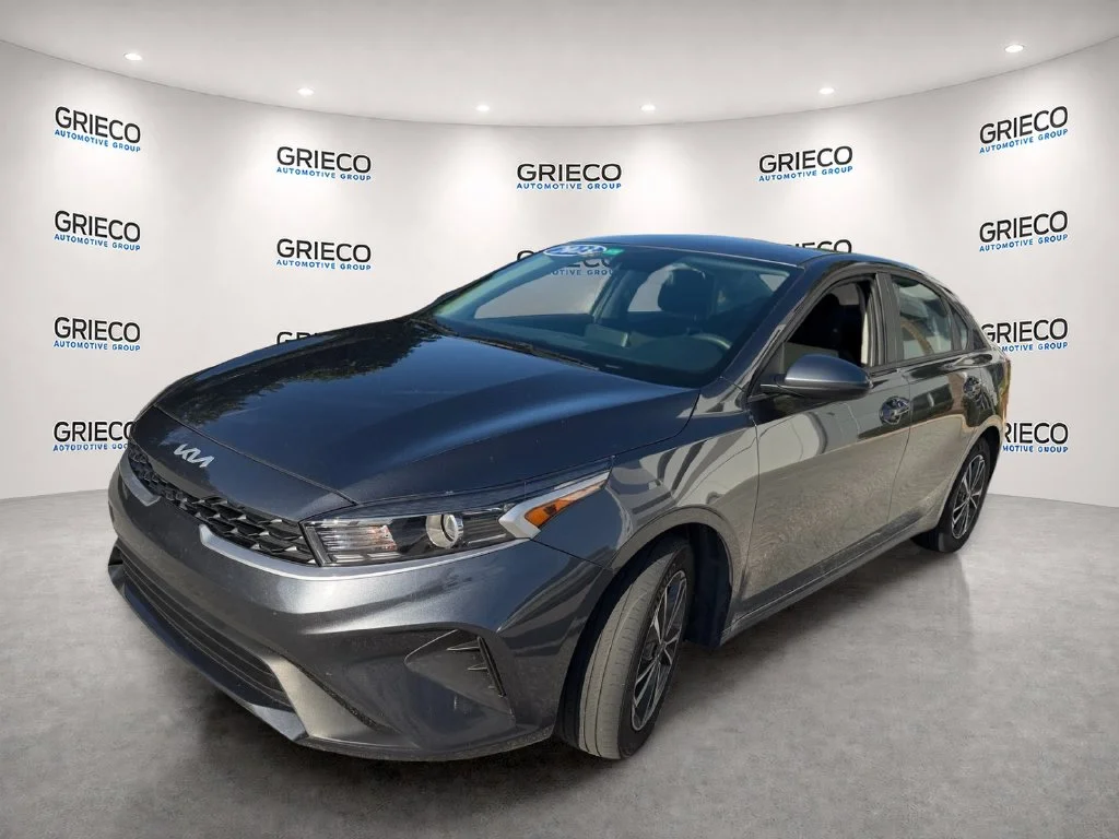 Used 2023 Gray Kia LXS image 3