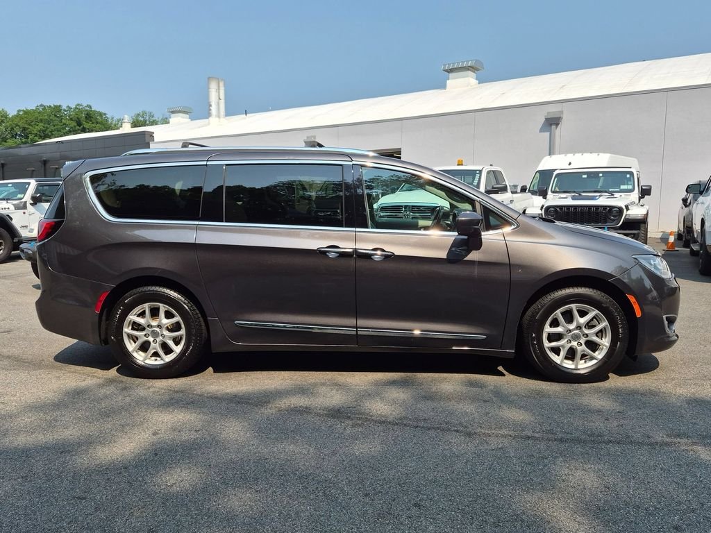 Used 2020 Chrysler Pacifica Touring L with VIN 2C4RC1BG8LR135672 for sale in Elmsford, NY