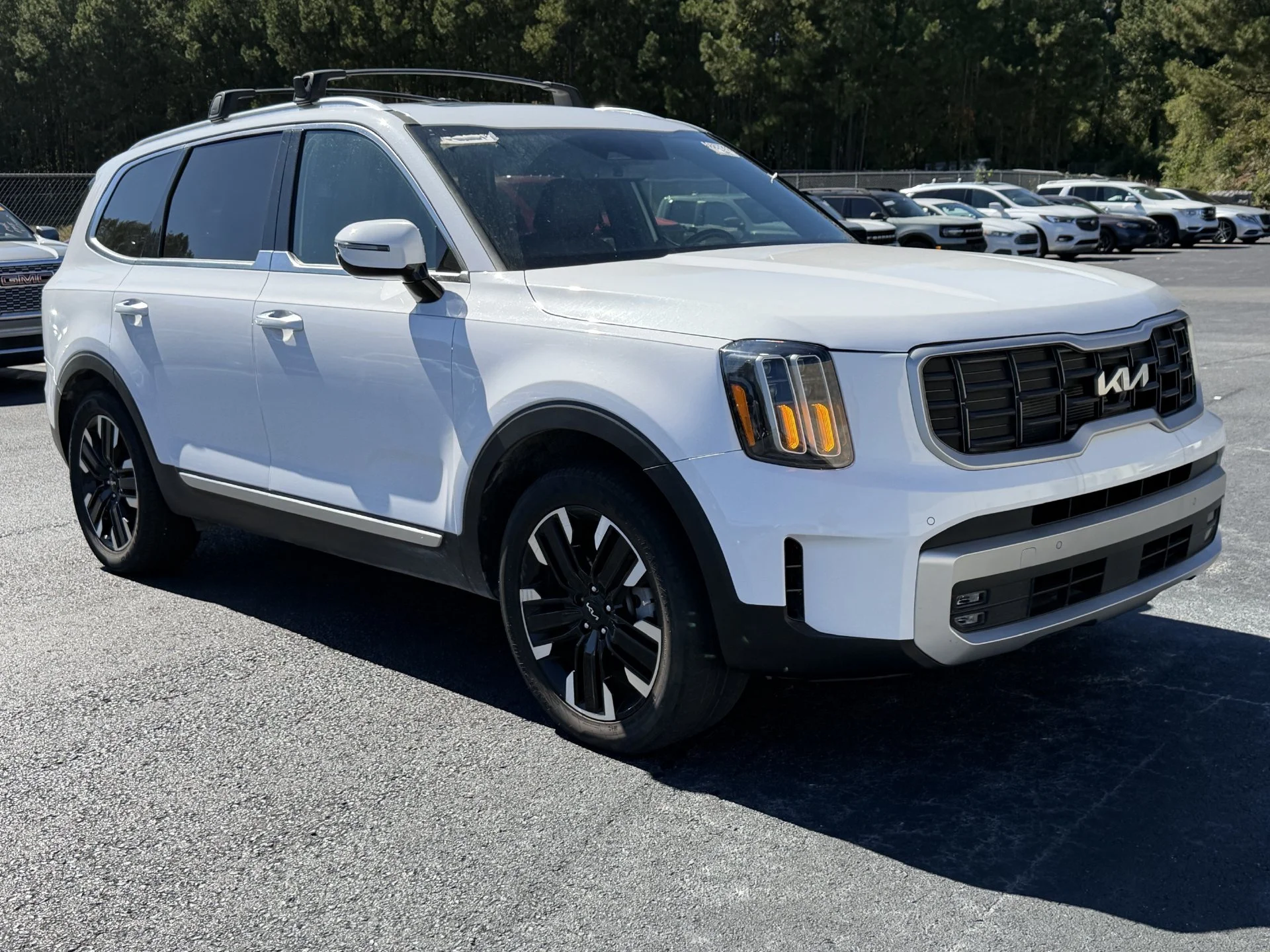 Used 2025 Glacial White Pearl Kia SX image 19