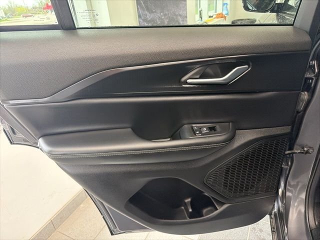 Used 2025 Gray Jeep Altitude X image 14