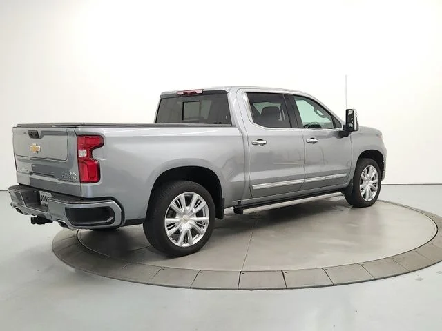 Used 2024 Gray Chevrolet High Country image 7